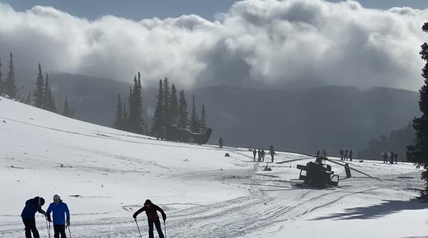 doua elicoptere blackhawk s au prabusit
