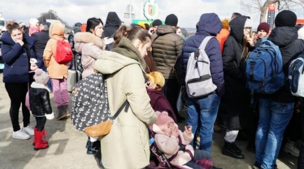 razboiul din ucraina in imagini oameni ingroziti raniti si copii nevinovati unii se ascund altii fug cu tot cu animale galerie foto