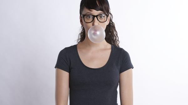 ce se intampla daca mesteci guma mai mult de 20 de minute