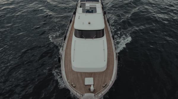 marinar ucrainean arestat pentru ca a scufundat partial un iaht de lux al sefului sau rus in spania costa 7 milioane de euro