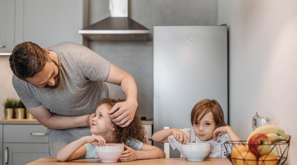 reteta simpla si delicioasa orez cu lapte garnisit cu dulceata de gutui