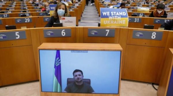 imaginile zilei cu zelenski la pe ovatii pentru presedintele ucrainei galerie foto