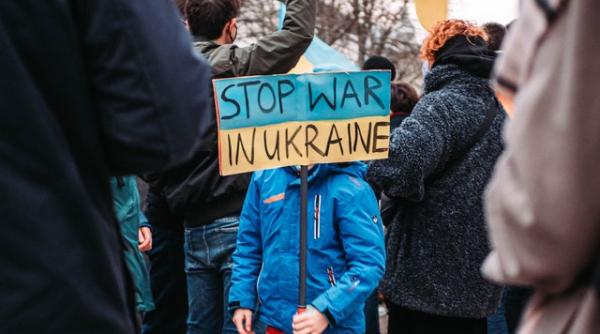 putin aplica in ucraina strategia siria ioana constantin este o amenintare manifestare de terorism
