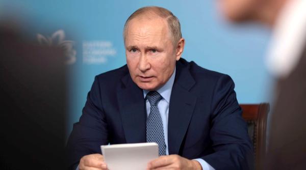 putin explozii de furie impotriva apropiatilor sai din cauza starii interventiei militare din ucraina nu mai este acelasi dictator cu sange rece