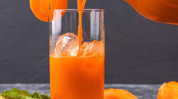 beneficiile impresionante ale sucului de morcovi