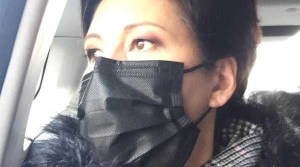 mihaela birzila parca suntem la mana unor nebuni sunt foarte vii amintirile de pe vremea cand totul era alb negru