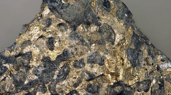 paladiul a depasit pretul aurului ce este si la ce este folosit