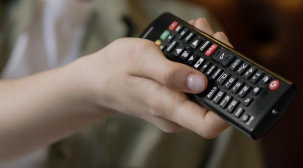 anonymous sustine ca a piratat emisiunile tv din rusia si a difuzat imagini cu razboiul din ucraina