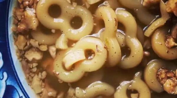 reteta de mucenici fierti cu zeama cum se prepara