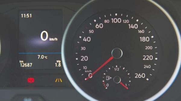 cum sa economisiti combustibil in timp ce conduceti 10 sfaturi utile