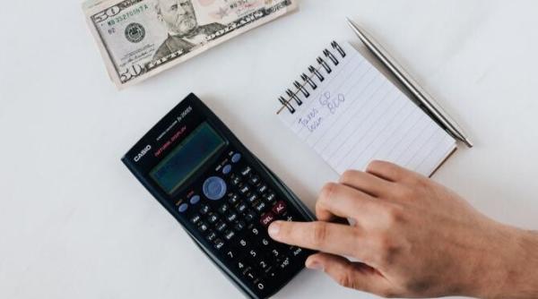 sfaturi utile pentru a economisi bani la cumparaturi si facturi