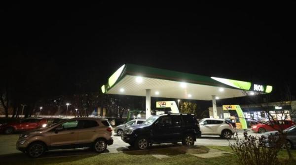 atentie la fake news ul cu pungile pline cu benzina din portbagaj originea imaginii care i a pacalit pe romani foto