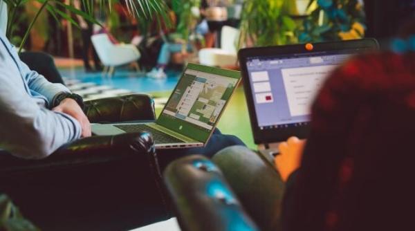 workation sau vacanta in care muncesti un nou concept care redefineste piata muncii