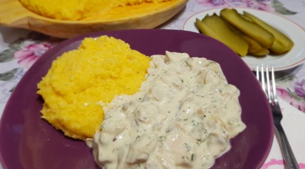 ciulama de ciuperci cu pui reteta romaneasca