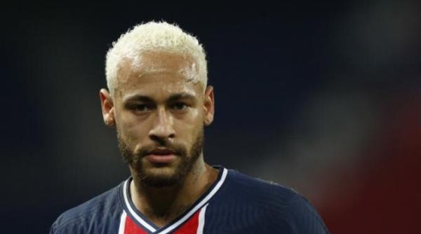 seicii de la psg vor sa il dea afara pe neymar jurnalist francez e un clovn ar trebui sa se duca mai degraba la saptamana modei