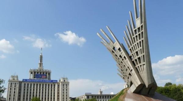 libertatea presei doar cand ne convine valcu si bulai arata ipocrizia publicul lor prostii aia sa vina cu diploma la vot