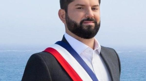 noul presedinte din chile are 36 de ani este tatuat si nu a purtat cravata la depunerea juramantului