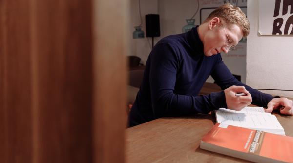 cuvantul din limba romana care incepe cu tm