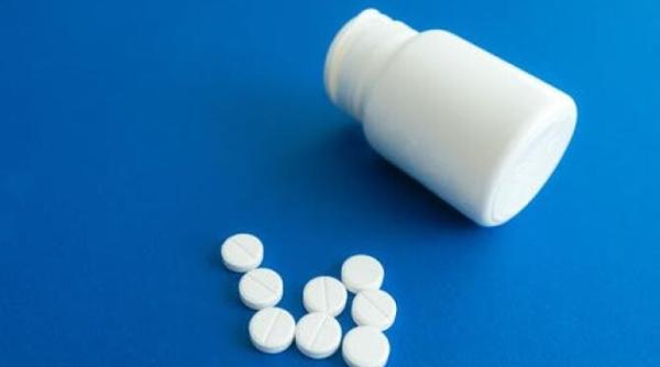 pericolul automedicatiei ce risti daca iei o aspirina pe zi