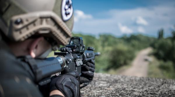 rusia ar angaja mercenari din libia si serbia ca sa ii trimita in ucraina ce salariu le ofera