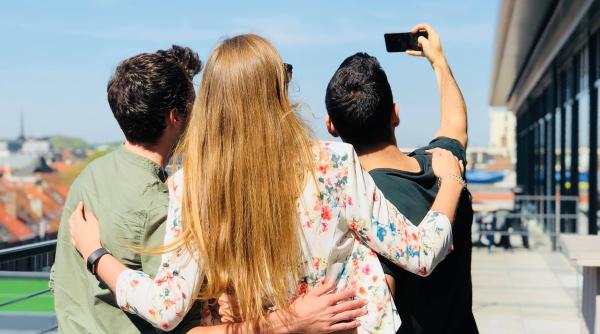 16 martie ziua internationala fara selfie uri