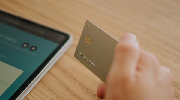 gigantul chinez al cardurilor de credit ocupa locul lasat liber in rusia de catre institutiile financiare occidentale