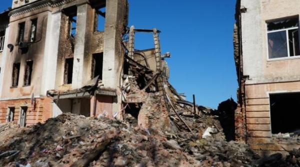 a supravetuit a 4 lagare de exterminare germane dar a fost ucis de o racheta ruseasca