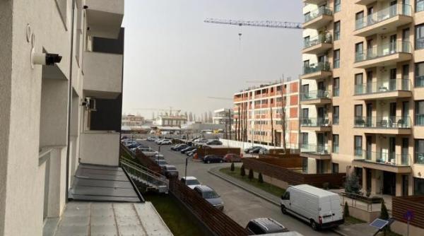 praf si vant mare atentie daca iesiti astazi din casa cititor dc news am mers prin bucuresti vreo 40 de minute si ma rugam sa nu imi pice ceva in cap a fost groaznic