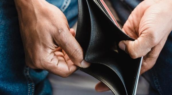 salariile nu tin pasul cu inflatia cea mai mare prabusire din 1950 pana astazi in uk 2024 ar putea fi anul revenirii la situatia din 2019