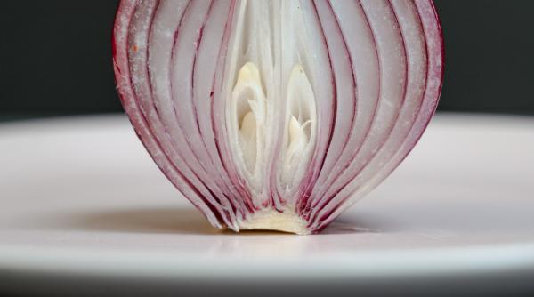 salata de ceapa cu ghimbir geniala in postul pastelui secretul consta intr un ingredient banal