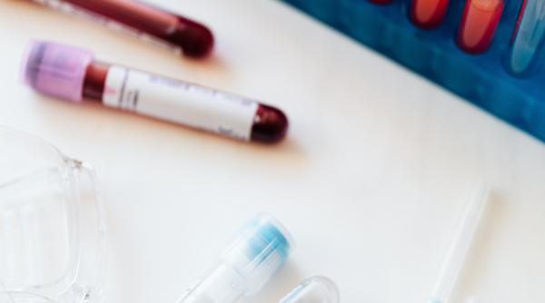 cantitati de microplastic gasite in sangele uman pentru prima data avertisment din lumea medicala