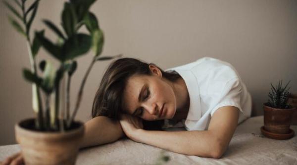 cum sa te obisnuiesti cu ora de vara iata cateva trucuri care te ajuta sa faci trecerea mai usor