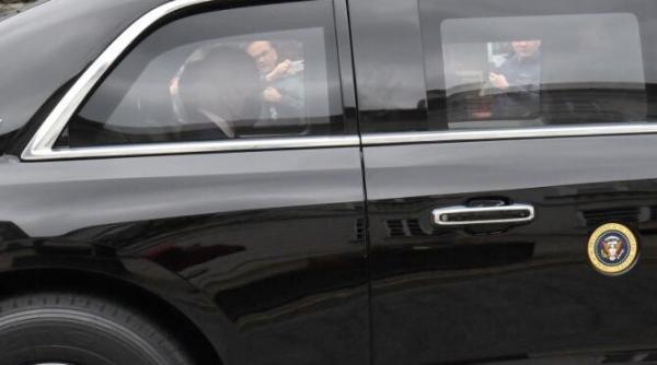 joe biden il face pe vladimir putin macelar