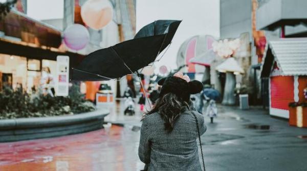 nivelul de pericol portocaliu anuntat la moscova din cauza vantului intens