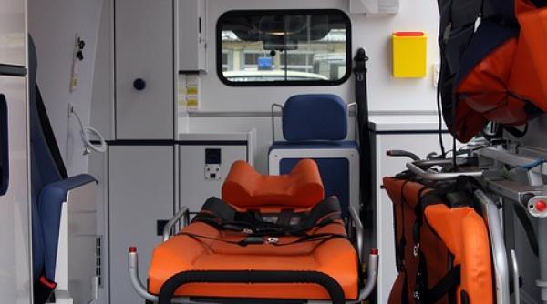 doi copii de 9 si 12 ani accidentati la o cursa ilegala de masini la silistea gumesti