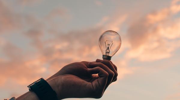 sfaturi utile pentru a consuma cat mai putin curent electric in sezonul cald