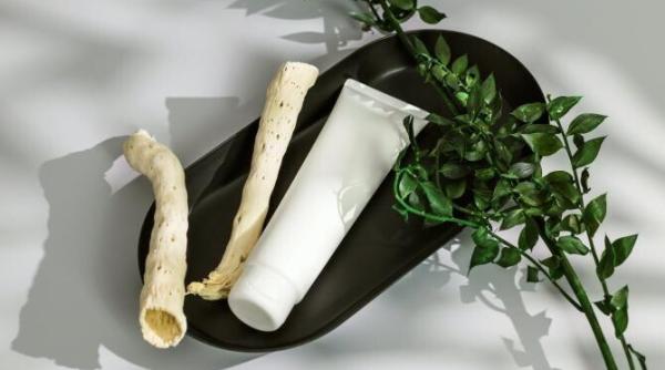 ultima fita culinara lasagna la tub un restaurant din italia serveste mancarea in tuburi de pasta de dinti parca asa e al naibii de delicios