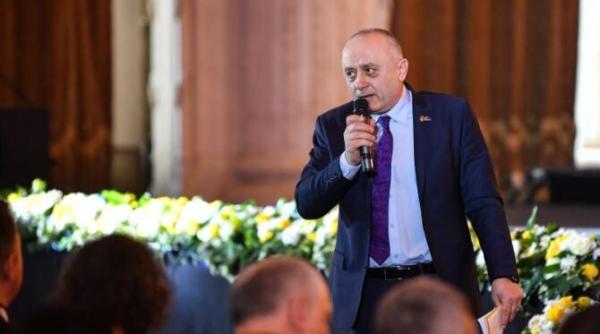 demisie din aur contracandidatul lui simion aelenei am fost amenintat ca o sa fiu calcat de o masina astazi a avut loc un atentat