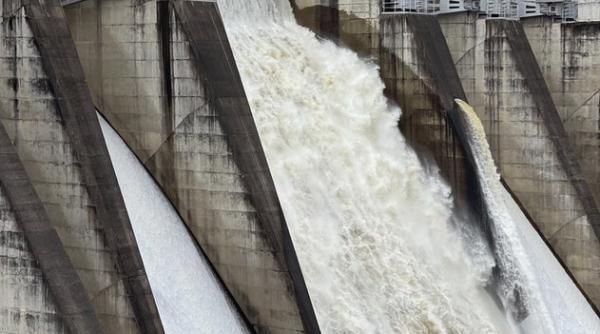 nenorocire pentru romania proiectul pentru hidrocentralele aproape gata din arii protejate atacat de usr prima reactie a psd ce spunea adi croitoru ananp pentru dcnews