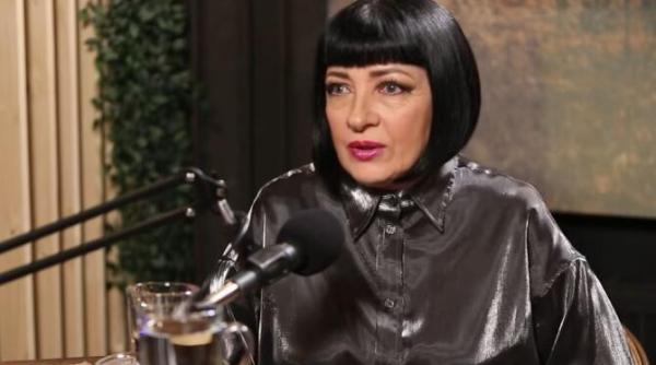 neti sandu despre frizura ei celebra multi spun ca poarta o peruca mama m a tuns la chelie de trei ori