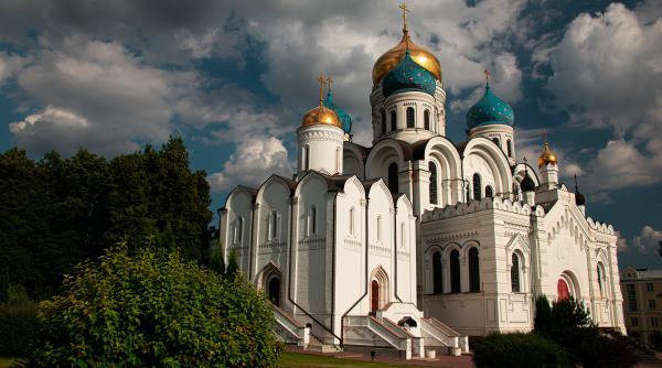 in rada suprema de la kiev au fost depuse doua proiecte de lege privind interzicerea bisericii ortodoxe ucrainene patriarhia moscovei