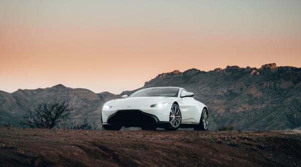 aston martin vantage masina care te face sa te simti james bond