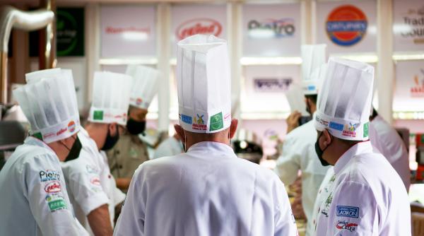 curiozitate de ce palariile de bucatari au maximum 100 de pliuri