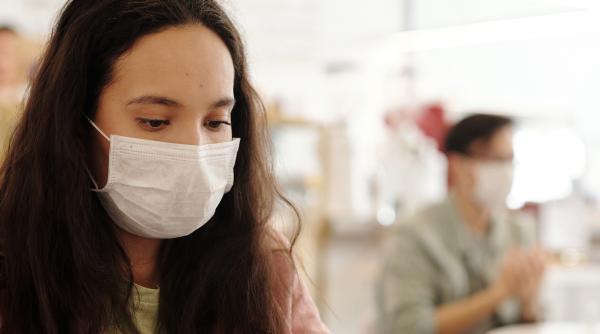 dr adrian streinu cercel masca ar trebui sa fie accesoriu obligatoriu inca 6 9 luni