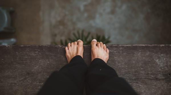 o familie intreaga s a sinucis in elvetia sarind de la balcon ce a descoperit ancheta