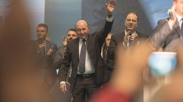 traian basescu a revenit in romania dupa ce a fost externat din spitalul de la bruxelles care este starea sa de sanatate