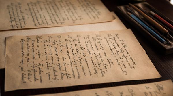 ce inseamna de fapt expresia io din titulatura voievozilor din tara romaneasca si din moldova