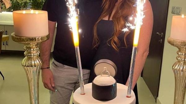 lindsay lohan a dat petrecere de logodna se casatoreste cu un om de afaceri din kuweit