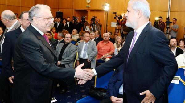 premonitii de 1 aprilie pacaleli care s au transformat in realitate consilierul lui ion iliescu si dragonul rosu chinezesc