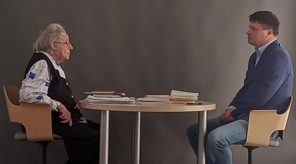 florica dimitrescu niculescu a studiat culoarea din poeziile lui eminescu nu exista portocaliu